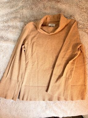 LOFT WOMEN’S TURTLENECK SWEATER